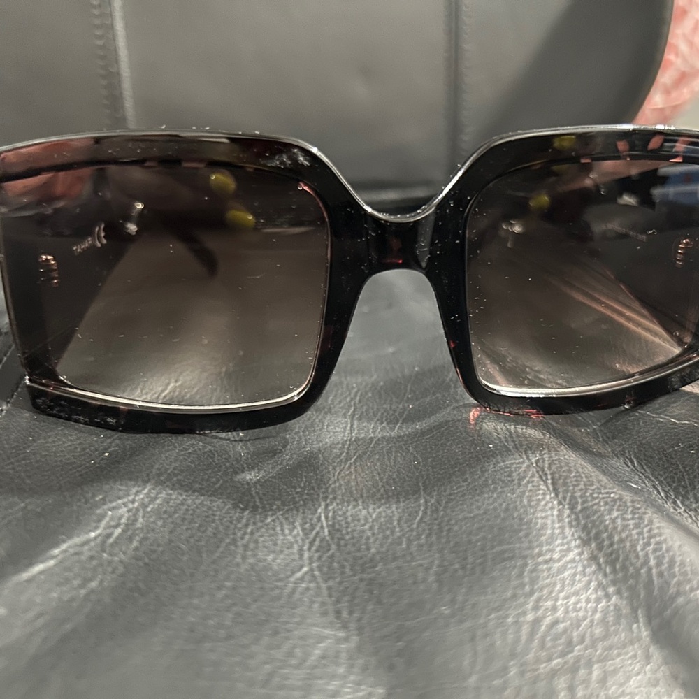 Tahari Black Square Sunglasses